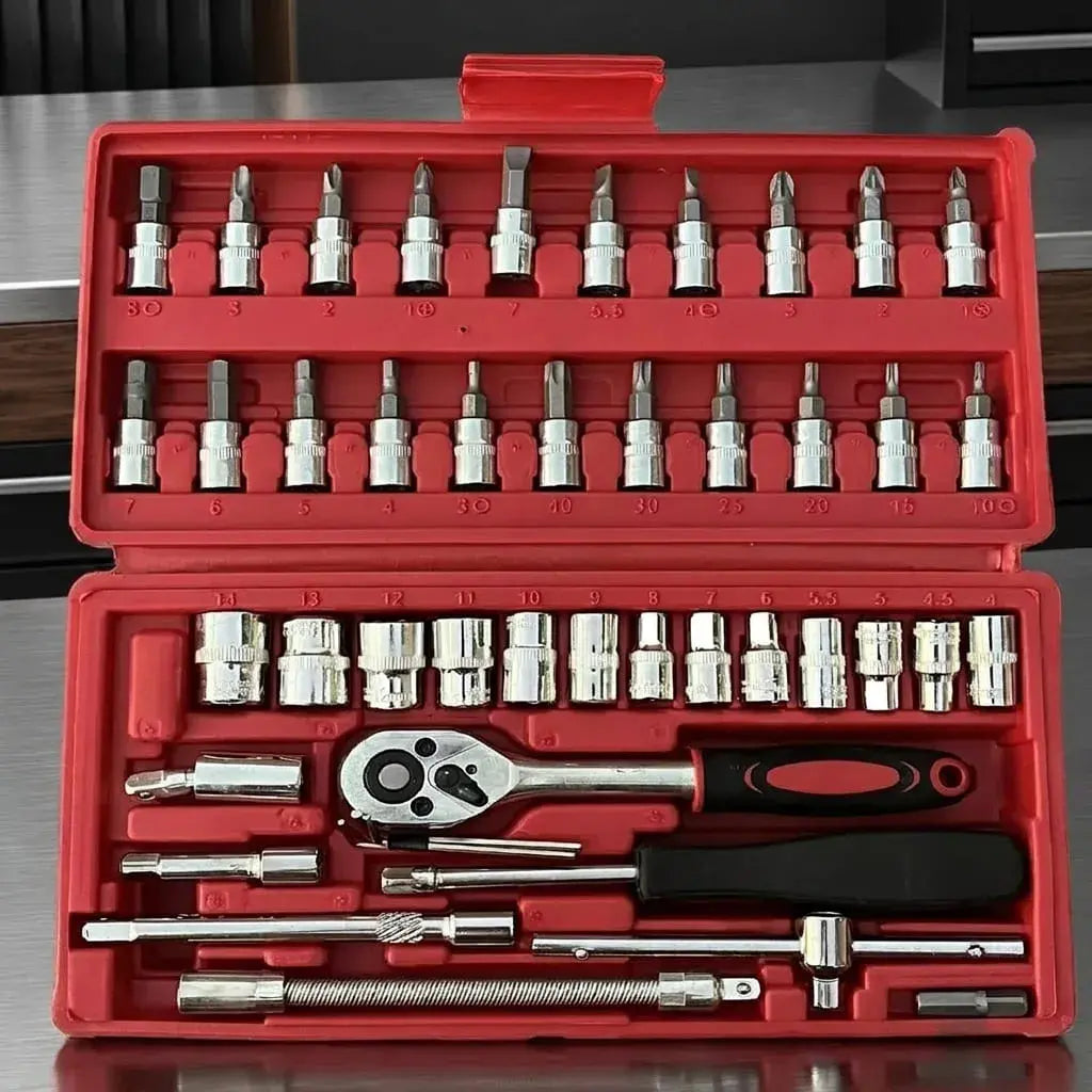 Juego de copas y rache 46 piezas en acero cromo vanadio con trinquete 1/4, extensiones, adaptadores y estuche rígido para mecánica y reparaciones.