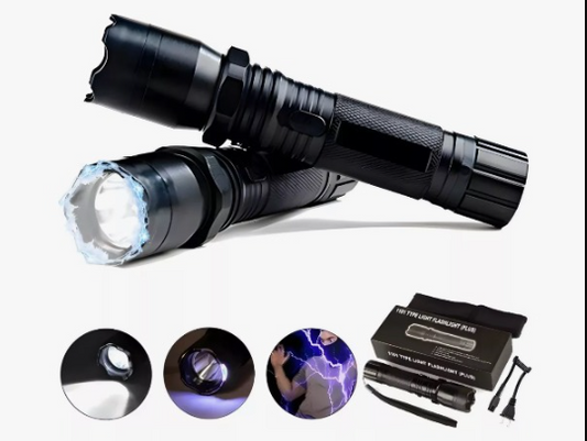 Linterna LED recargable portátil de alta potencia. Diseño resistente, carga fácil y luz potente ideal para uso nocturno y emergencias.