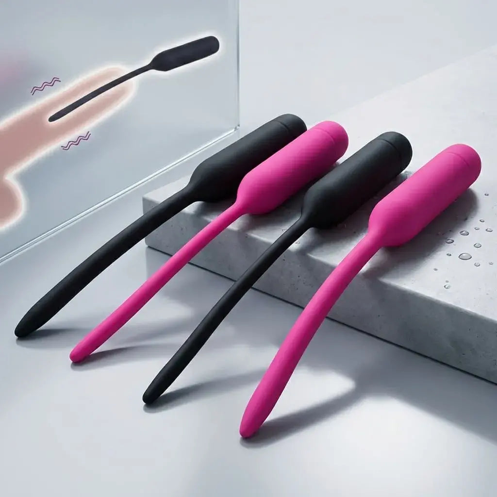 Dispositivo íntimo masculino con vibración ajustable y diseño en silicona suave. Producto para adultos, ideal para estimulación personal.