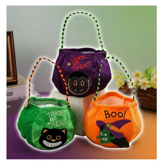 Mini cesta de calabaza para Halloween en fieltro, tamaño aproximado 15 x 13 cm. Ideal para niños, dulces, truco o trato, fiestas y regalos.