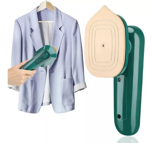 Mini plancha portátil de 33W ideal para viaje. Compacta, ligera y práctica para alisar ropa rápido en cualquier lugar.