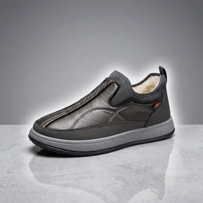 Mocasín Thermotrek™ para hombre con diseño moderno, ajuste cómodo y sensación de frescura diaria, incluye guía digital Camina sin dolor.