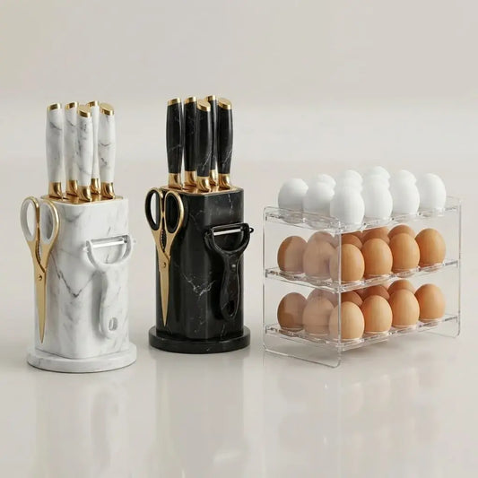 Combo organizador de huevos para nevera 30 unidades con fecha y set de cuchillos 9 piezas en acero inoxidable con base giratoria. Ideal para cocina organizada.
