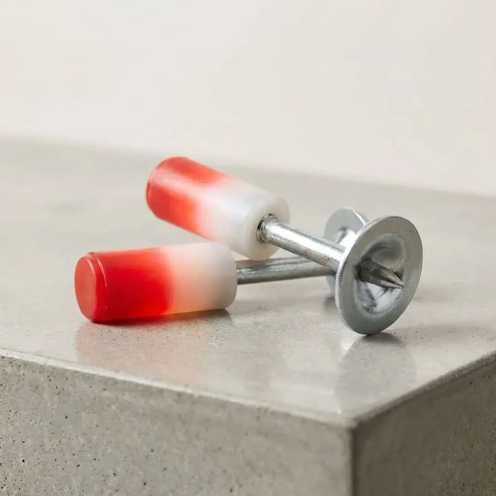 Remaches metálicos x 100 unidades para pistola remachadora estándar. Ideales para fijación, ensamblaje, reparaciones, bricolaje, metal, madera y plástico.