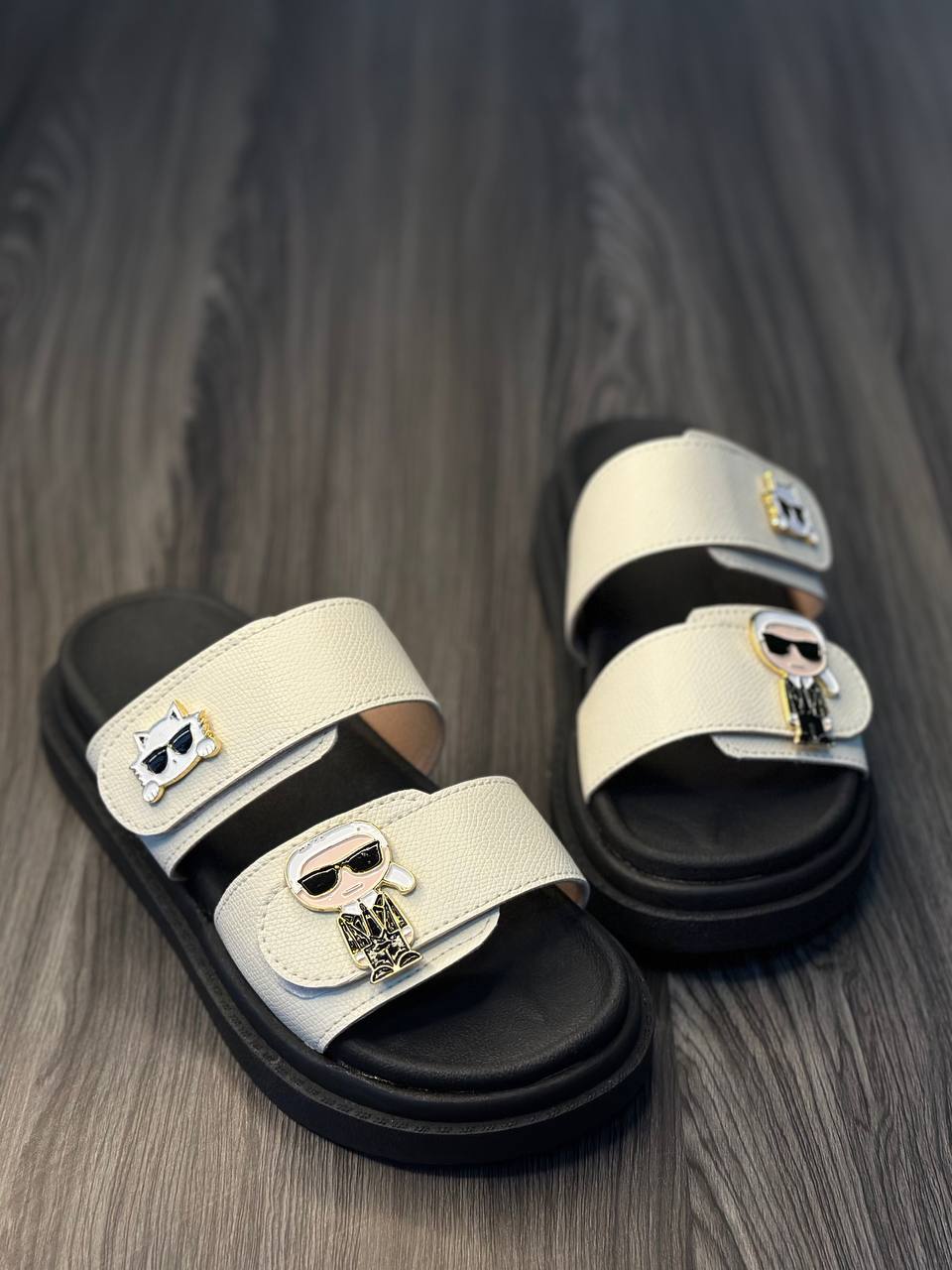 Compra sandalia Canoa para mujer Karl, cómoda y estable, con ajuste seguro y diseño ideal para uso diario y máximo confort al caminar.