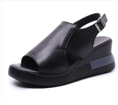 Sandalias ortopédicas de plataforma para mujer con diseño cruzado, plantilla anatómica y suela antideslizante. Comodidad, soporte y estabilidad para uso diario.
