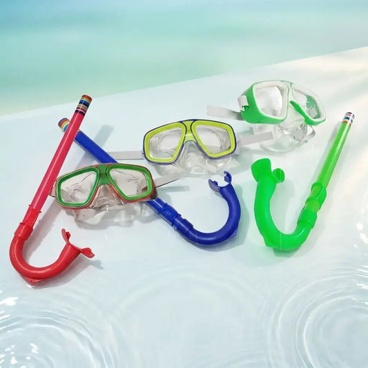 Set de snorkel y careta para niños de 5 a 13 años con correa ajustable y diseño cómodo, ideal para piscina, playa y actividades acuáticas.