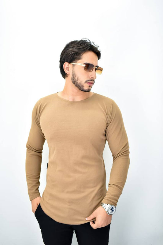 Buso suéter para hombre en tela galleta licrada, talla única adaptable a S, M y L. Diseño cómodo y moderno con envío rápido en Colombia.