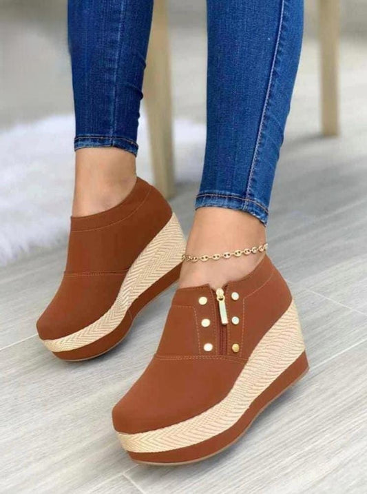 Tacones Casuales para Dama en Cuero Linse con suela de yute. Calzado cómodo, ligero, fresco y elegante para uso diario, salidas y reuniones informales.