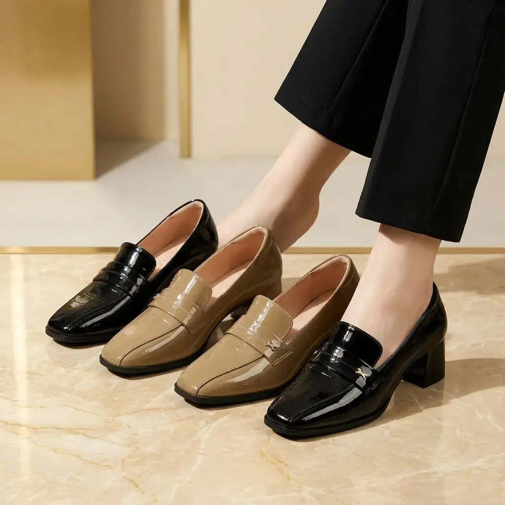 Tacones de Charol para Mujer Elegantes con suela inyectada. Calzado femenino cómodo, moderno y versátil para eventos, reuniones y salidas casuales.