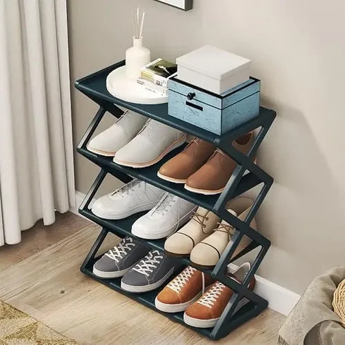 Zapatero plegable de cuatro niveles con estantes organizadores. Ideal para ordenar calzado en habitaciones, closets, entradas y apartamentos.