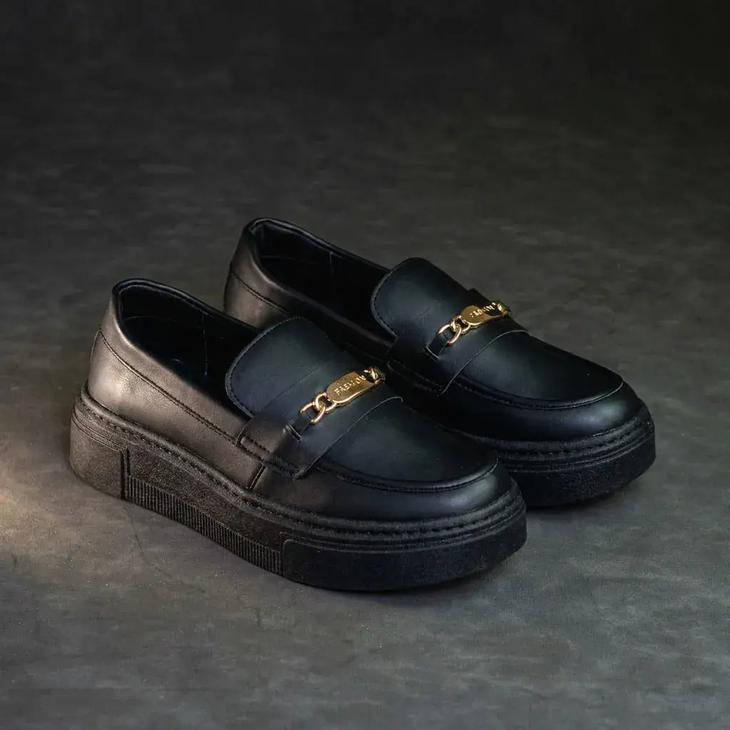 Zapatillas Unisex Suecas 001 Urbanas. Calzado fashion casual, cómodo y liviano con material sintético resistente y suela inyectada para uso diario.