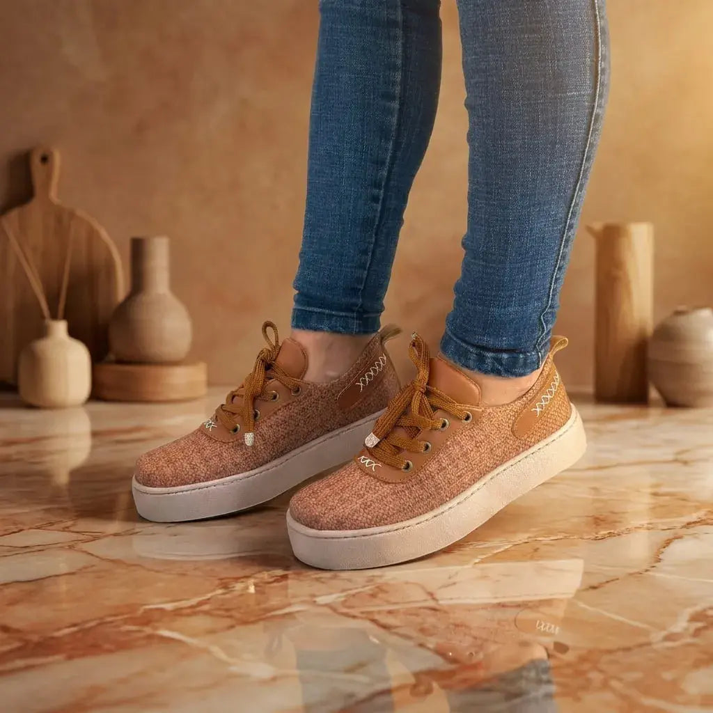Zapato elegante para mujer con plantilla confort, cordones de algodón, capellada sintética y suela Spanson. Disponible en tallas 35 a 40.